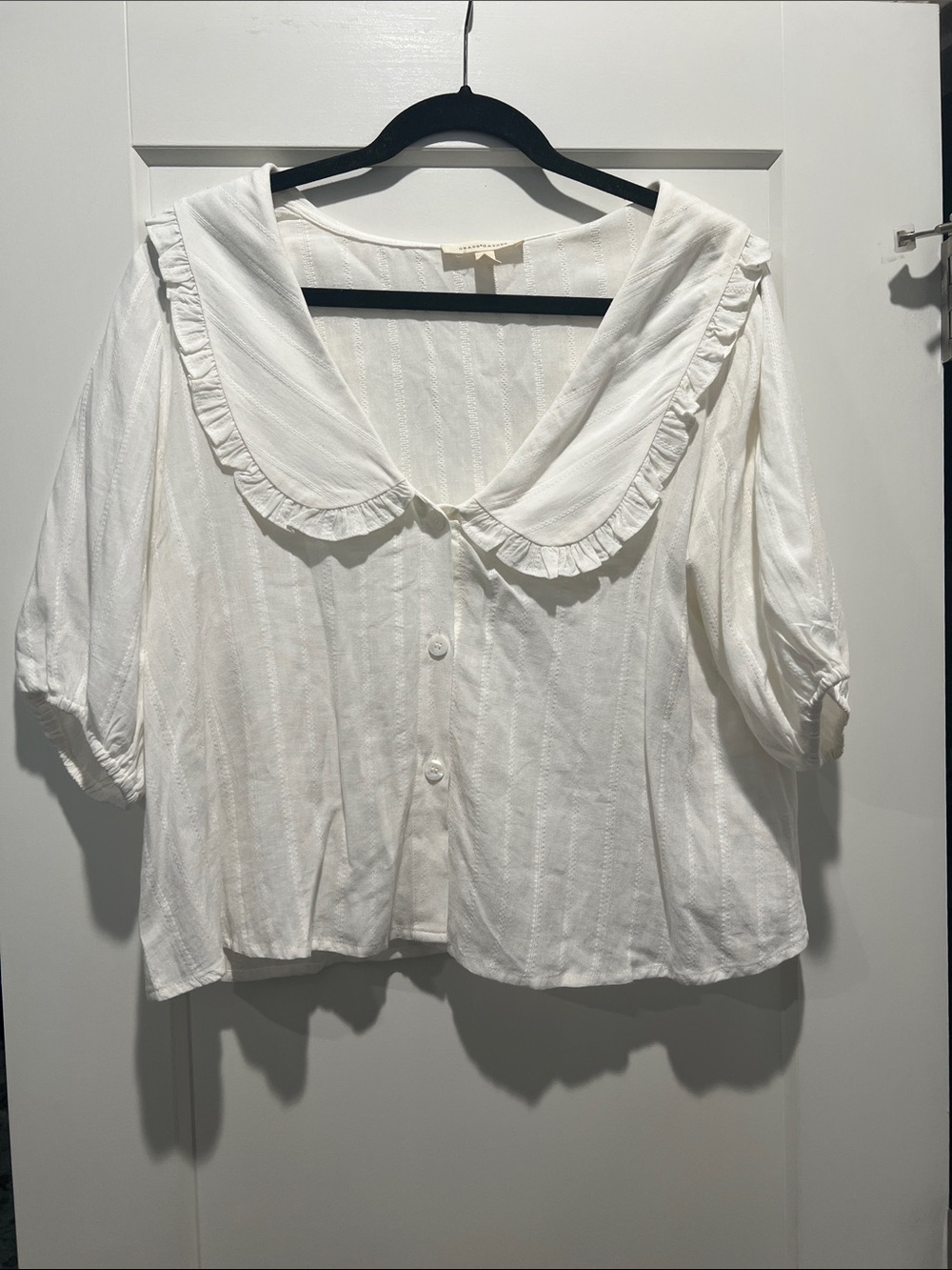 Women’s White Ruffle Collar Button-Front Blouse